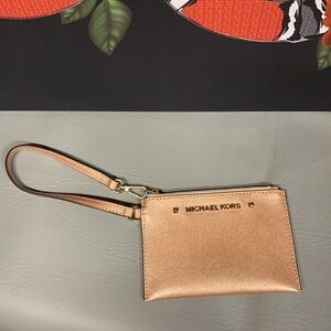 MICHAEL KORS Metallic Gold Card Holder Wristlet